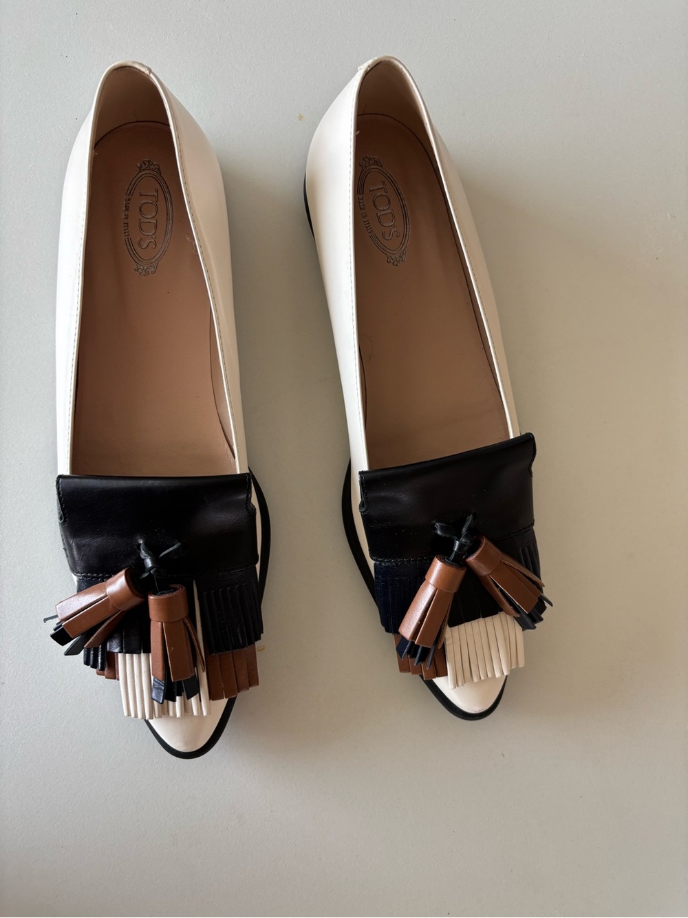 TOD'S Two-Tone Cream, Black & Brown Tassel Loafers - Picture 4 of 6